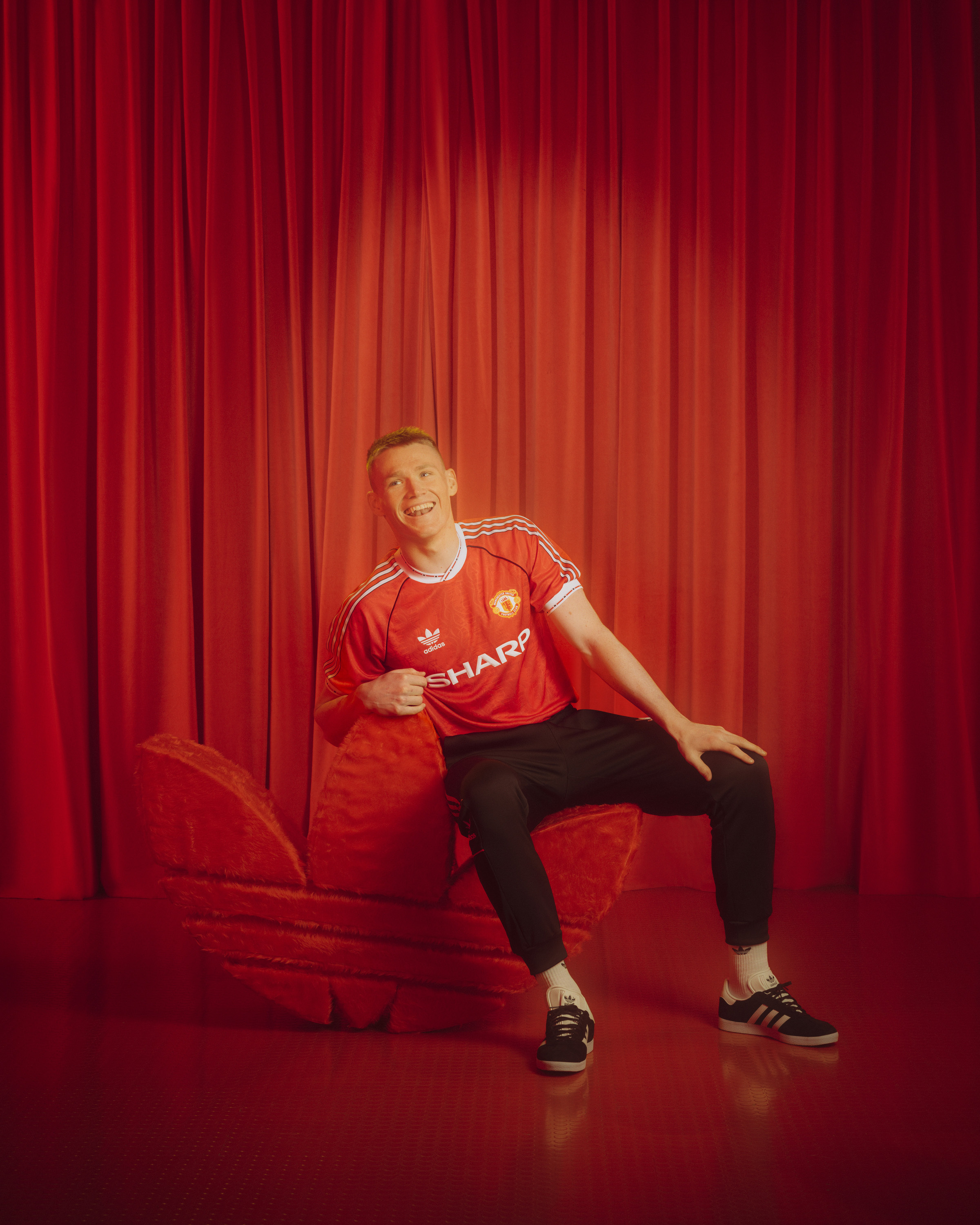 Manchester United: The Dancing Devil - Adidas — The Midnight